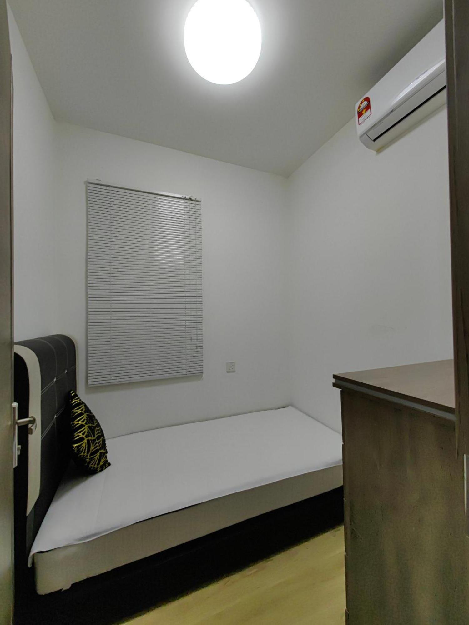 Xtu Seaview 1Room At Forest City Kampong Pok Kechil Exterior photo